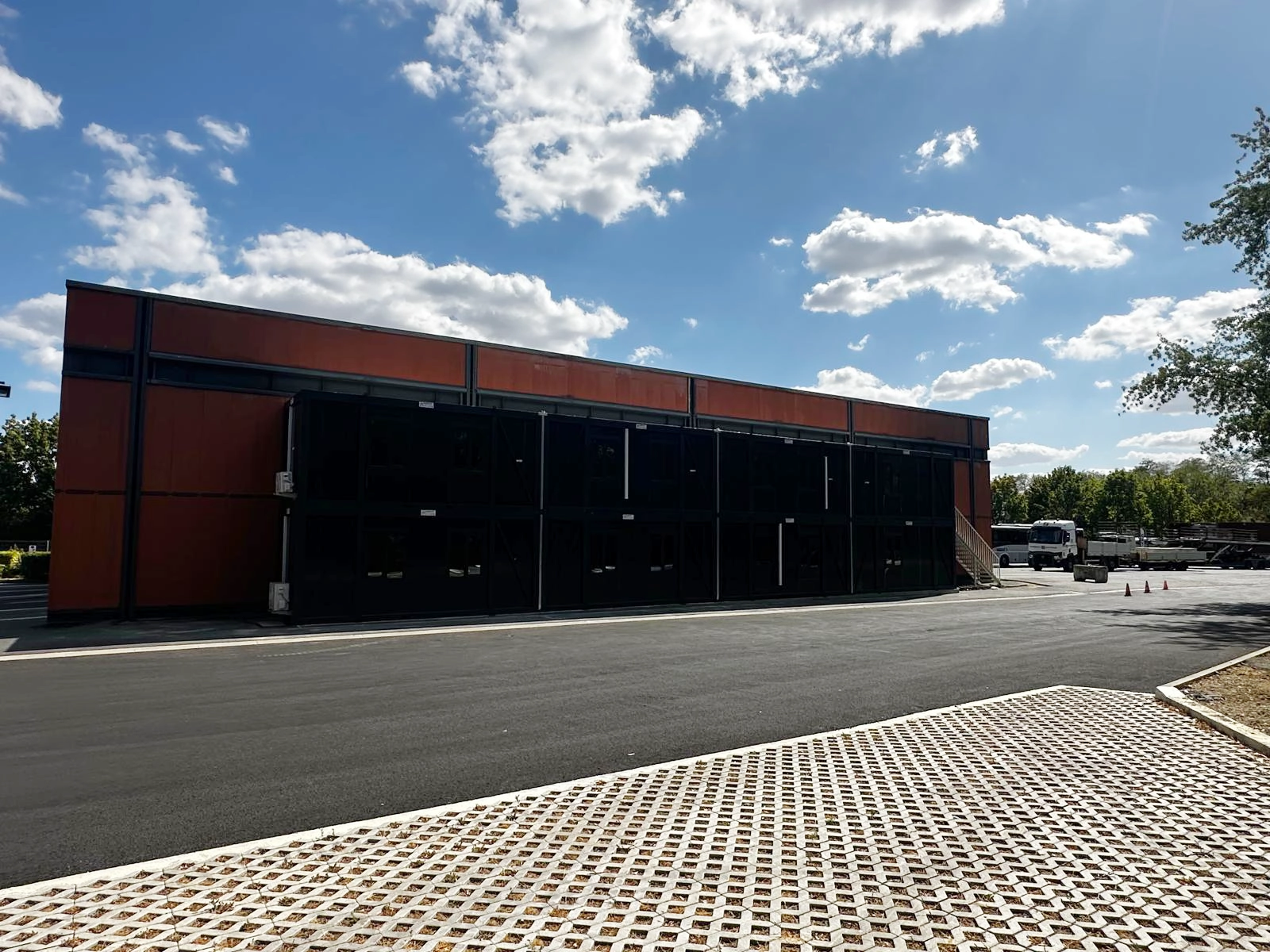 Module-T | 140 m² Two-Storey Modular Office Building Delivered in 48 Hours